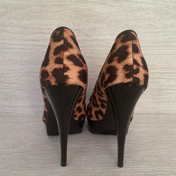 GUESS leopard print platform heels - Picture 2 of 5